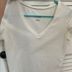 Wild Fable White V-Neck Short Sleeve Tee